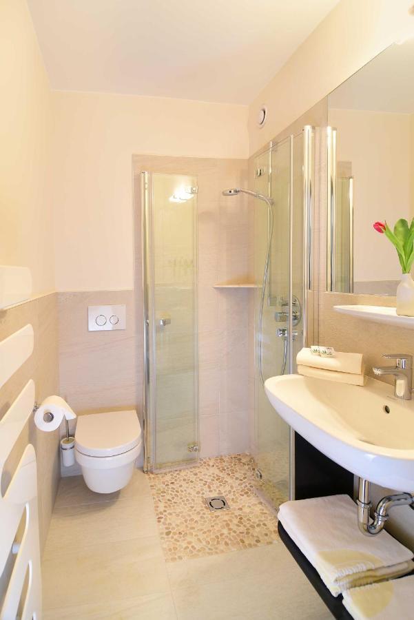 Hotel Verena ลานา ภายนอก รูปภาพ